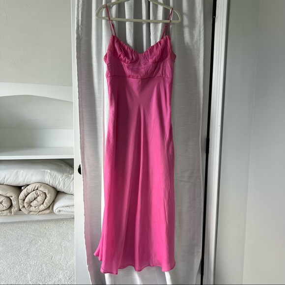 PERFECT DRESS. - Picture 7 of 16